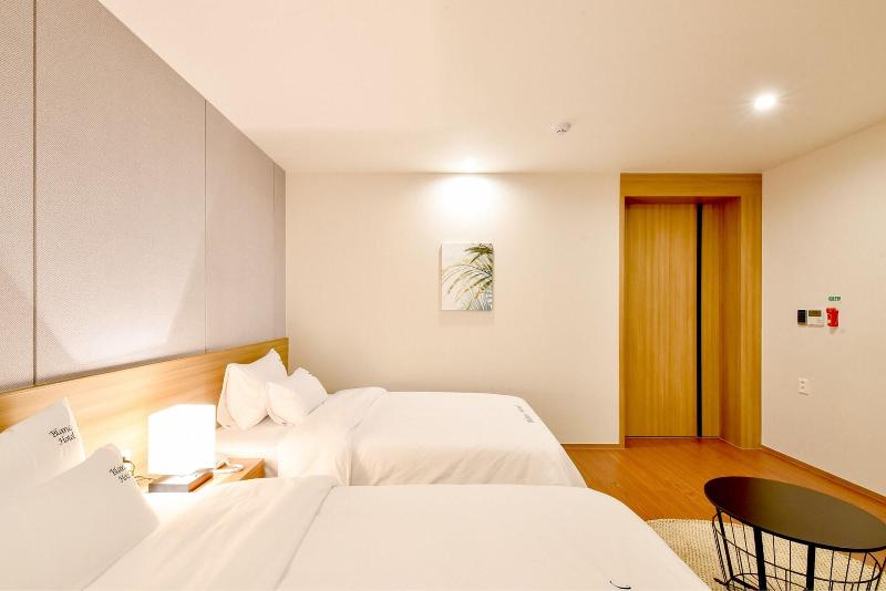 Blanc Business Hotel image