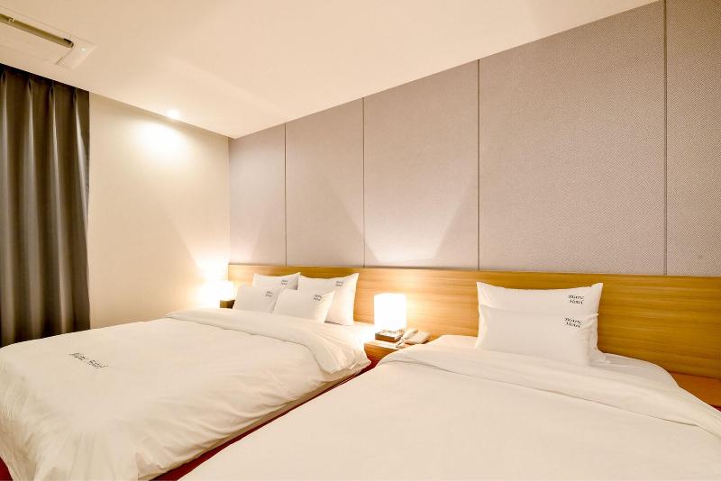 Blanc Business Hotel image