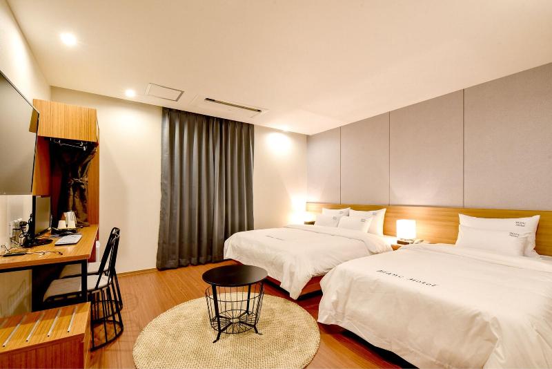 Blanc Business Hotel image