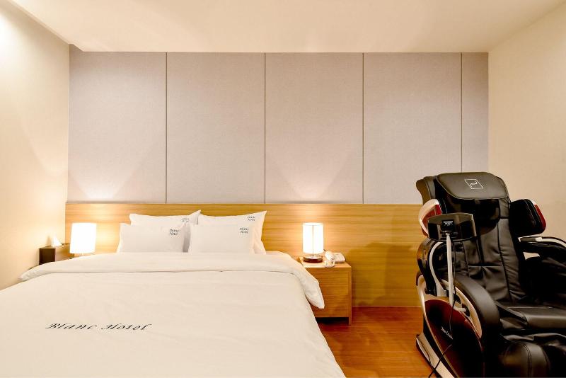 Blanc Business Hotel image