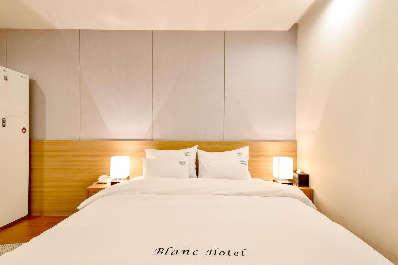 Blanc Business Hotel image