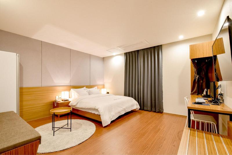 Blanc Business Hotel image