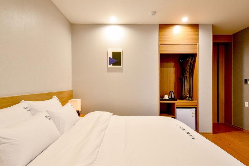 Blanc Business Hotel image