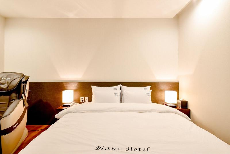 Blanc Business Hotel image