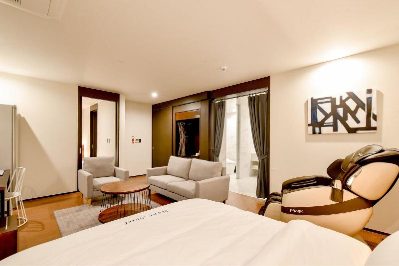 Blanc Business Hotel image
