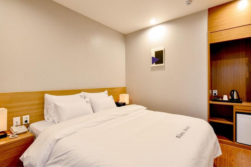 Blanc Business Hotel image