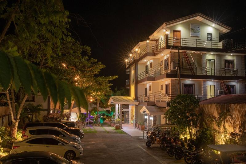Rawis Resort Hotel image