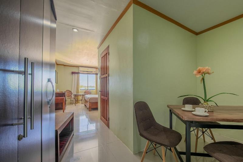 Rawis Resort Hotel image 2