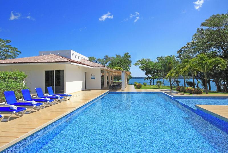 Bocas Del Mar Hotel image