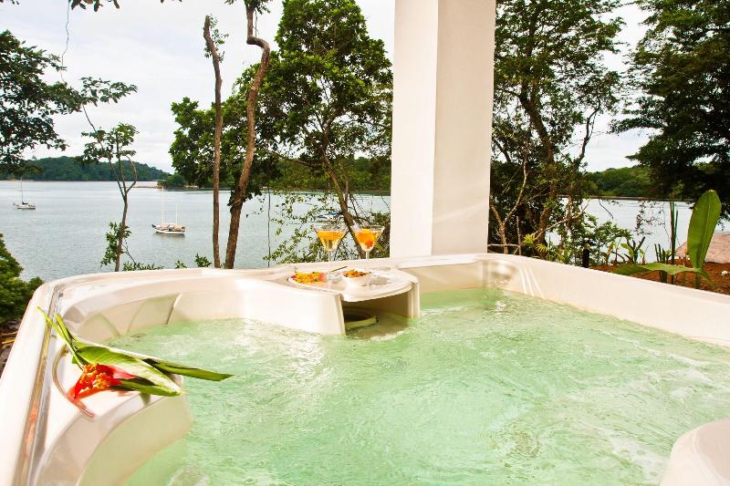 Bocas Del Mar Hotel image