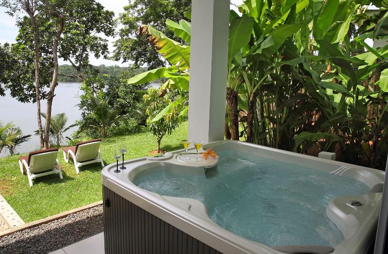 Bocas Del Mar Hotel image