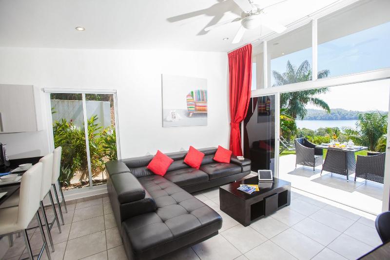 Bocas Del Mar Hotel image