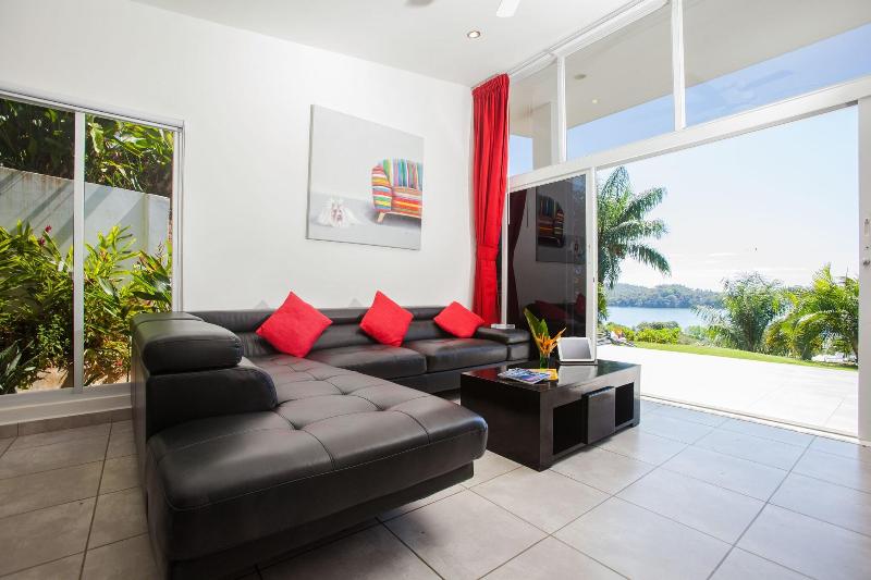 Bocas Del Mar Hotel image