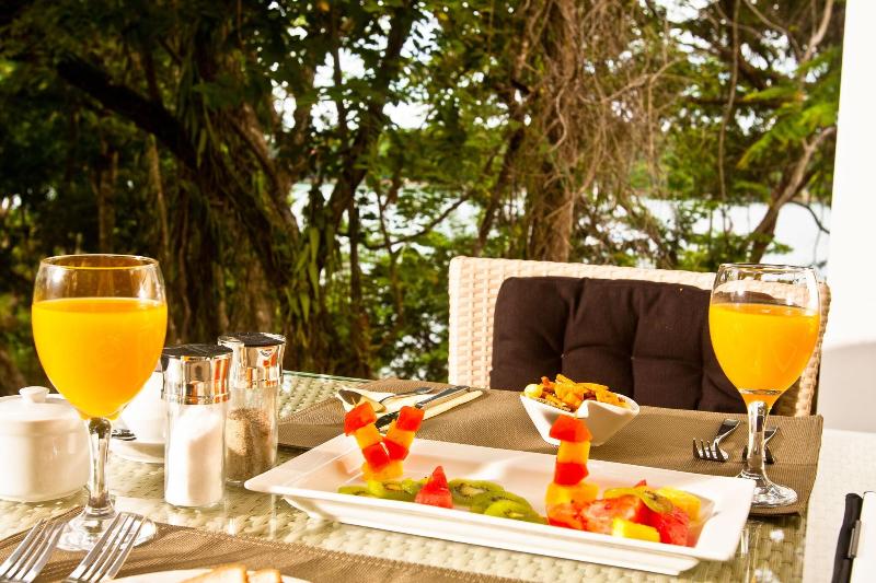 Bocas Del Mar Hotel image
