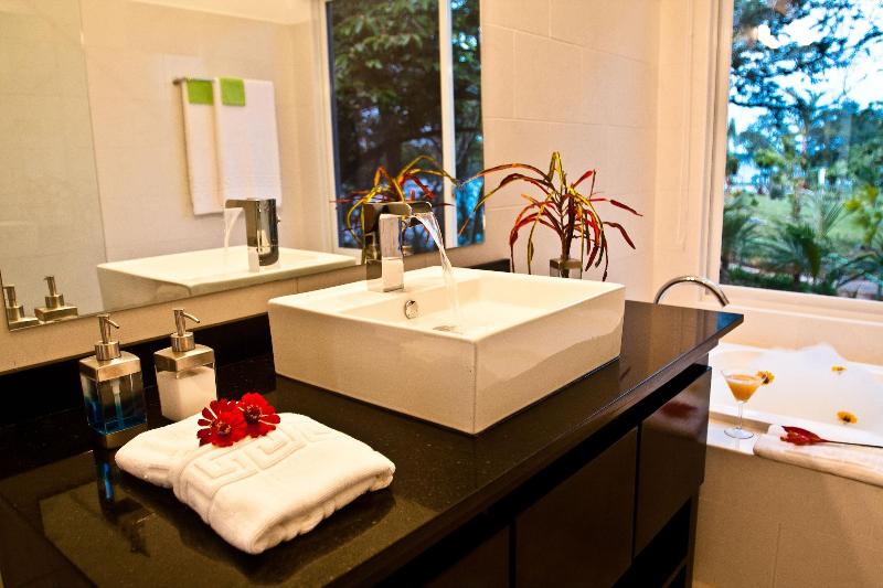 Bocas Del Mar Hotel image