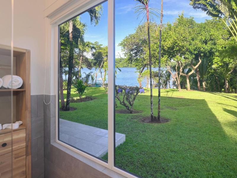 Bocas Del Mar Hotel image