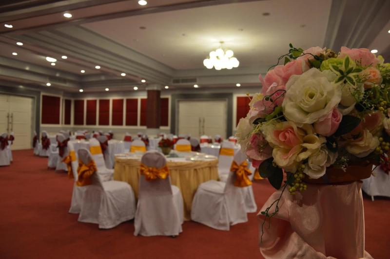 Raya Grand Hotel image