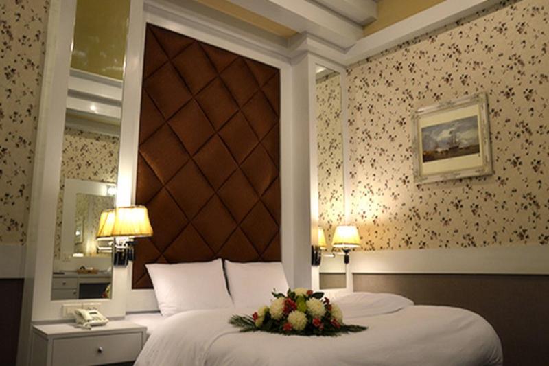 Raya Grand Hotel image