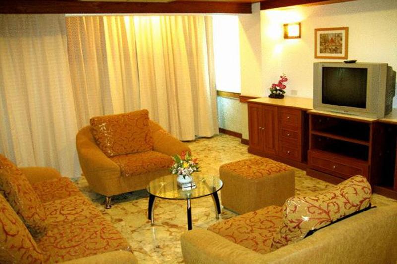 Raya Grand Hotel image