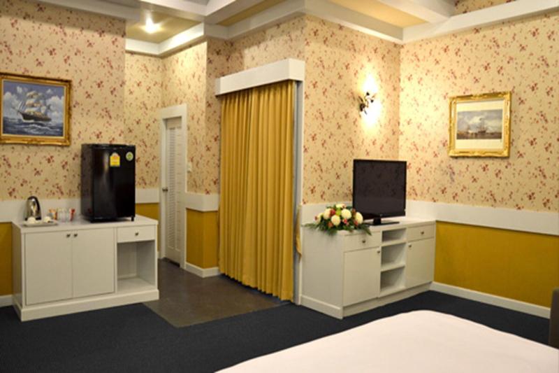 Raya Grand Hotel image