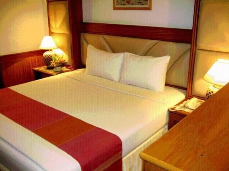 Raya Grand Hotel image