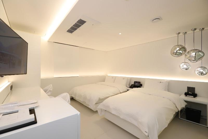 Hotel Lesign image