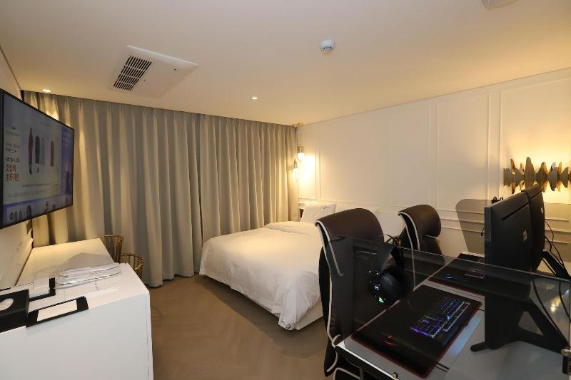 Hotel Lesign image