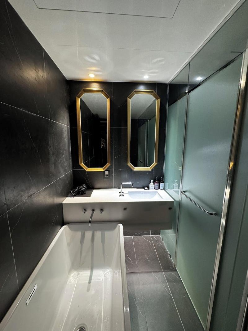 Hotel Lesign image