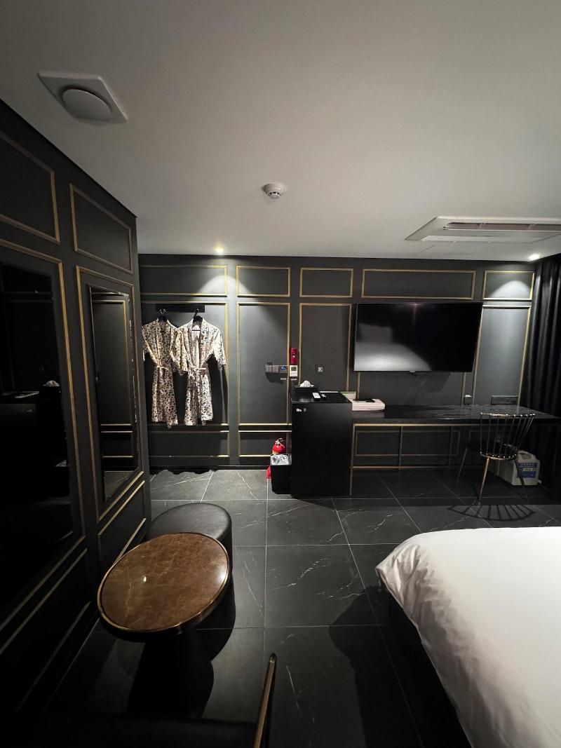 Hotel Lesign image