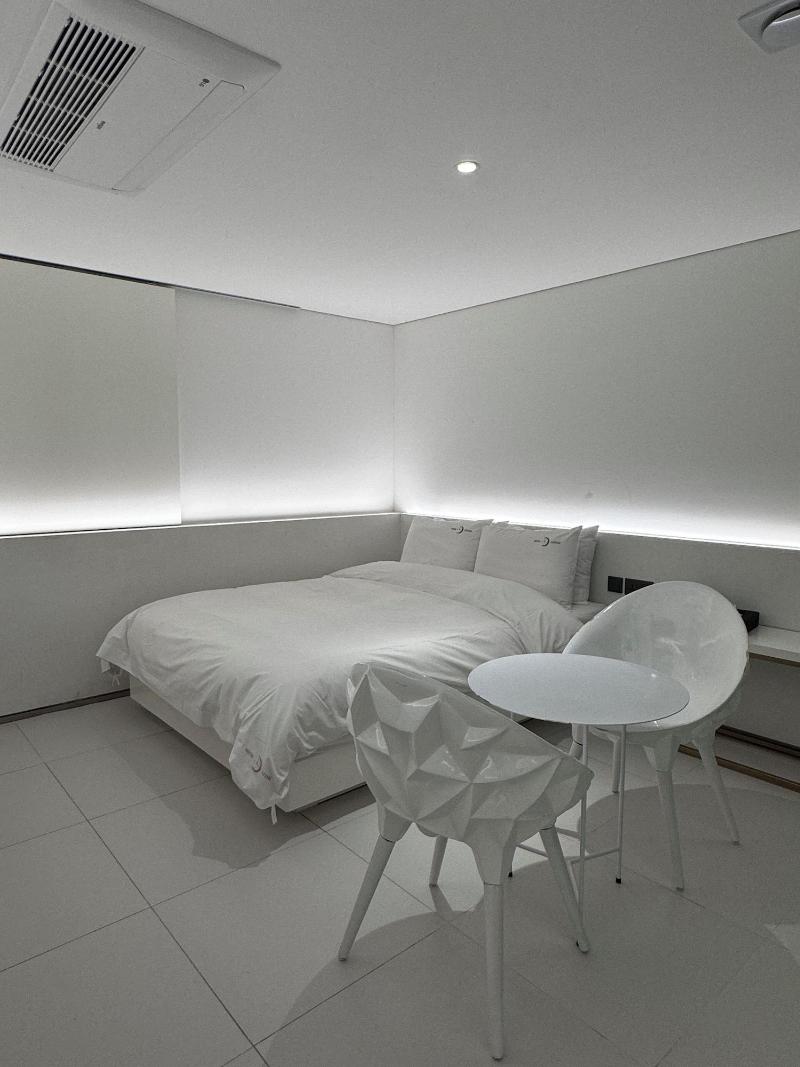 Hotel Lesign image