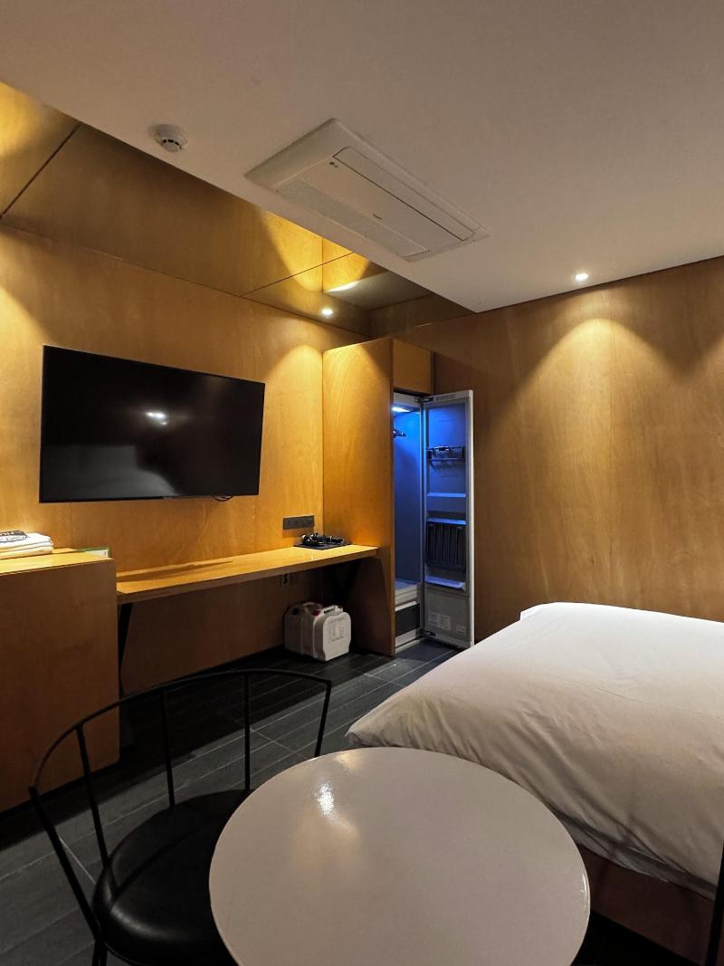 Hotel Lesign image