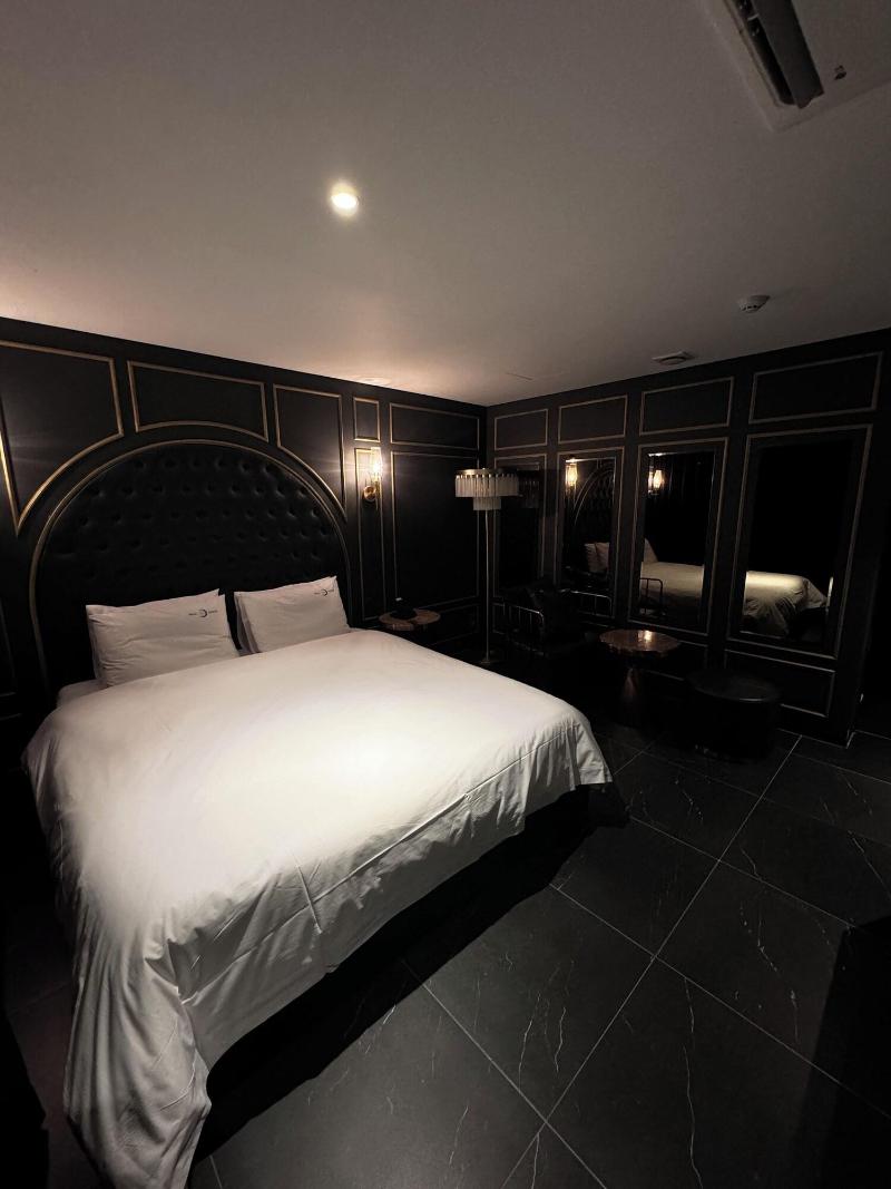 Hotel Lesign image