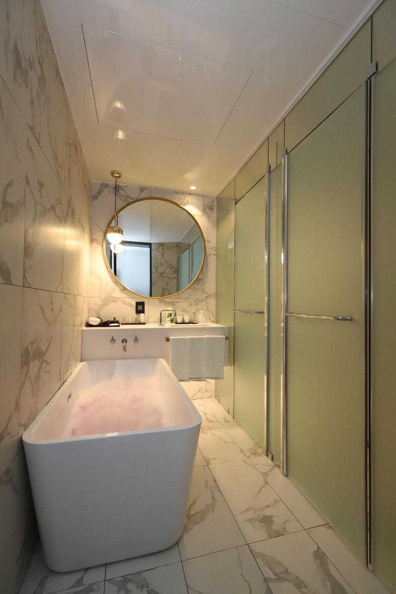 Hotel Lesign image