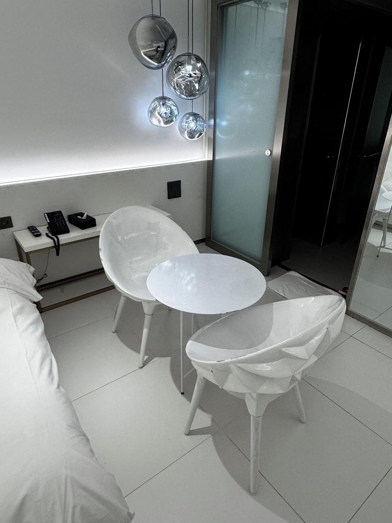 Hotel Lesign image