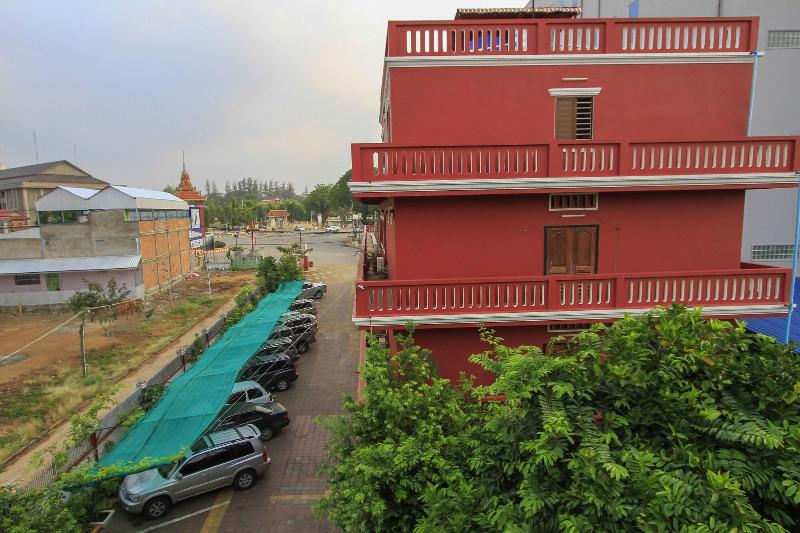 Botoum Hotel image