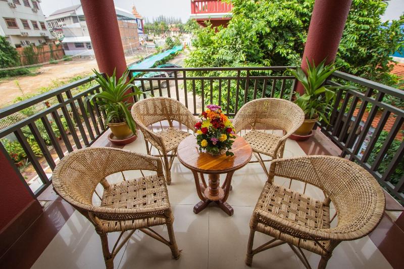 Botoum Hotel image