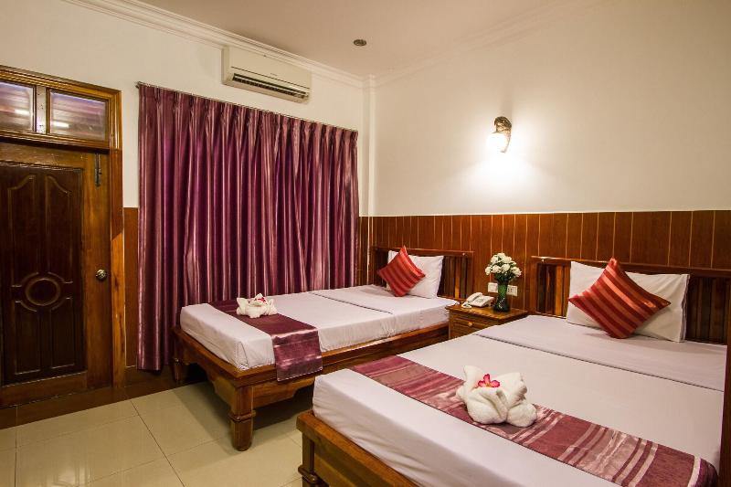 Botoum Hotel image