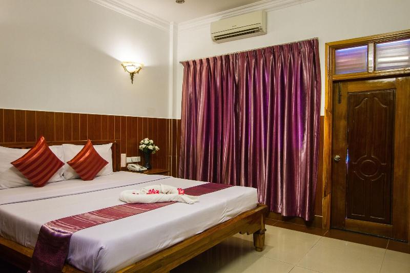 Botoum Hotel image