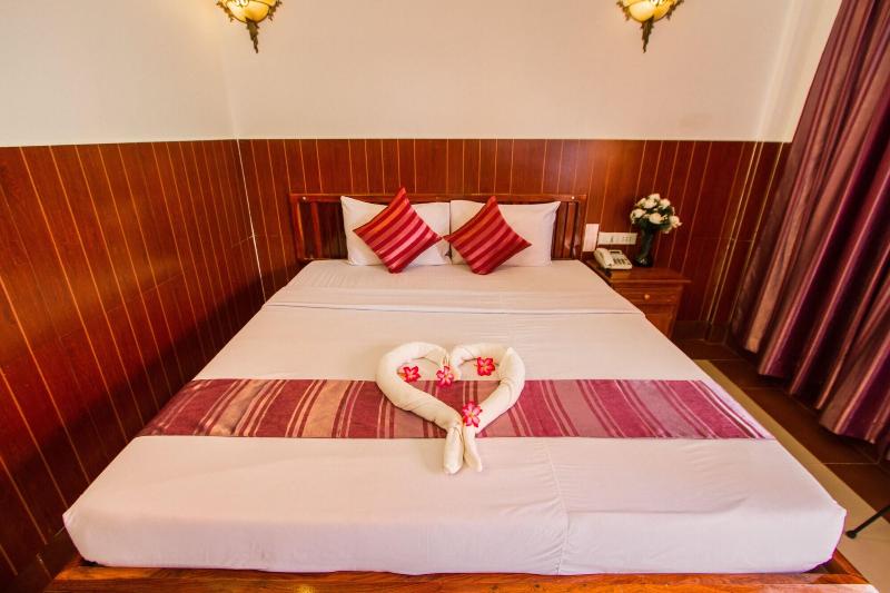 Botoum Hotel image