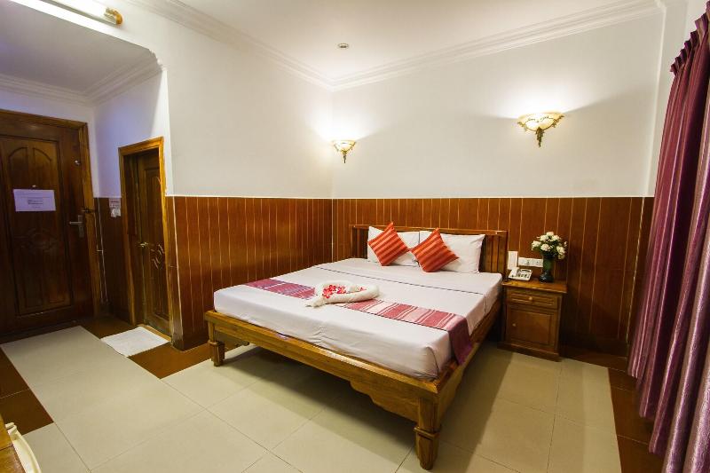 Botoum Hotel image