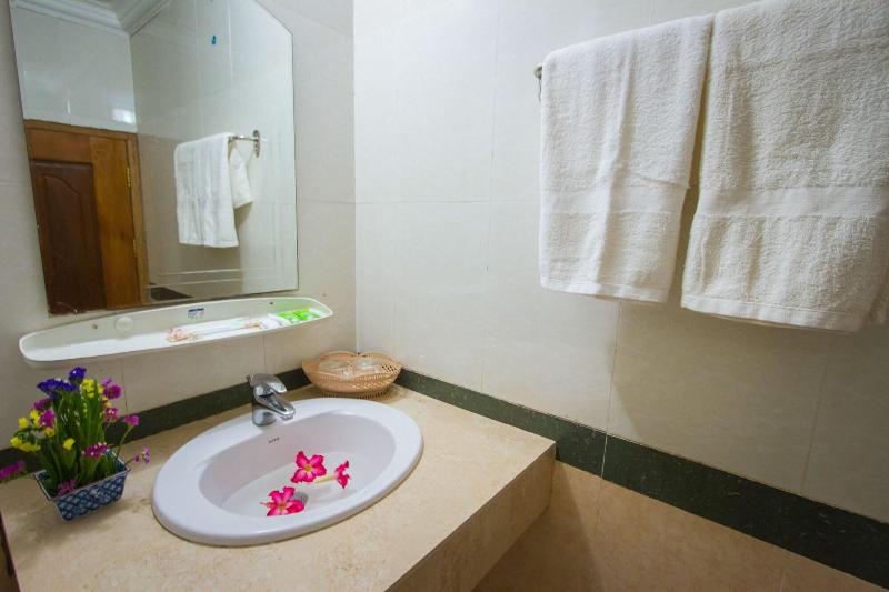 Botoum Hotel image
