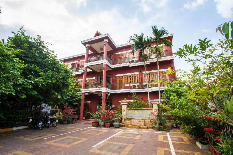 Botoum Hotel image