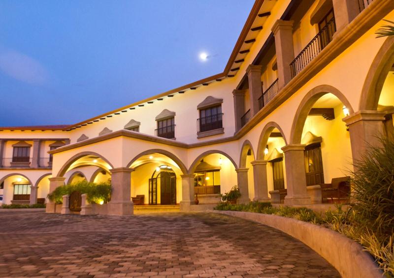 Hotel Los Portales image
