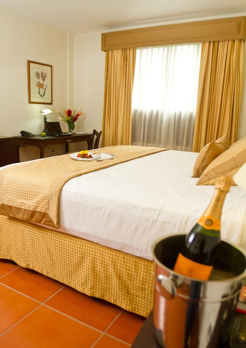 Hotel Los Portales image