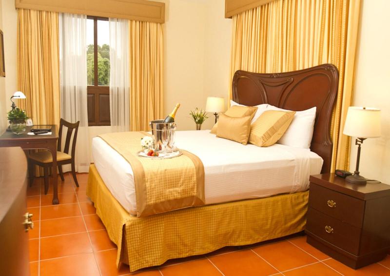 Hotel Los Portales image