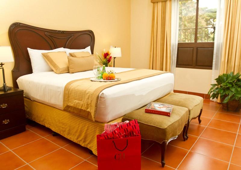 Hotel Los Portales image