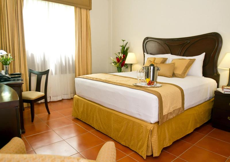 Hotel Los Portales image