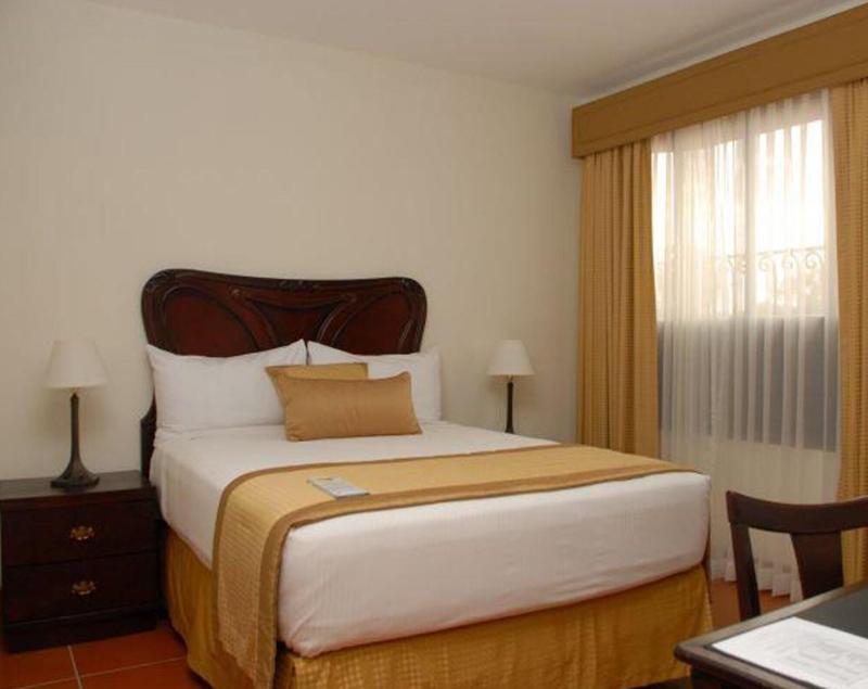 Hotel Los Portales image