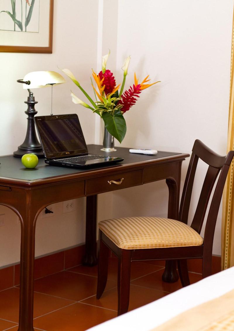 Hotel Los Portales image
