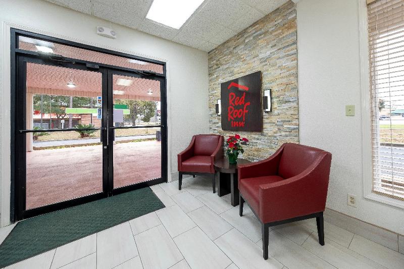 Red Roof Inn Bay Minette image 8